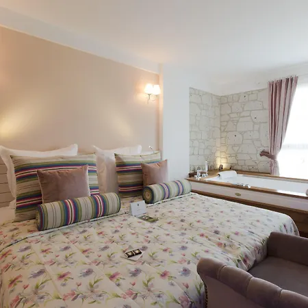 Cella & Ephesus 호텔