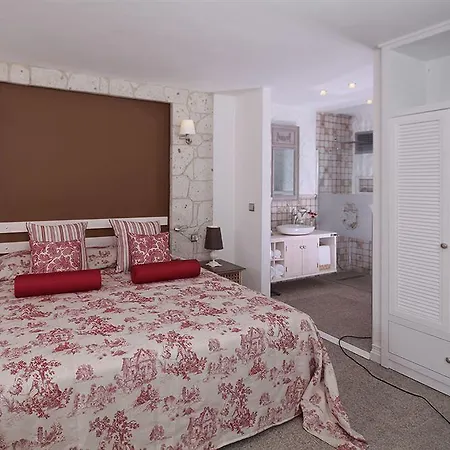 Cella & Ephesus Hotell 3*