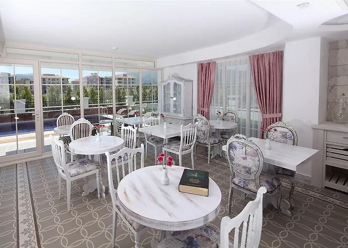 Cella & Ephesus Hotel 3*