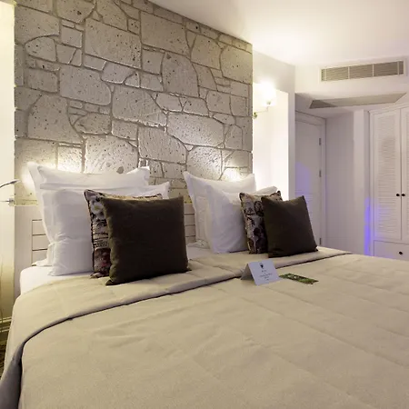 Cella & Ephesus Otel 3*