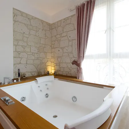 Otel Cella & Ephesus 3*