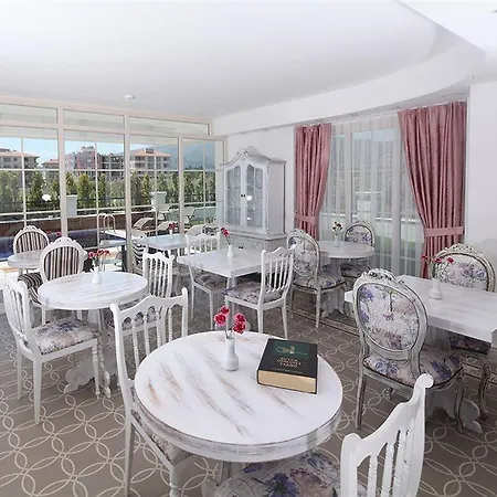 Cella & Ephesus Otel 3*