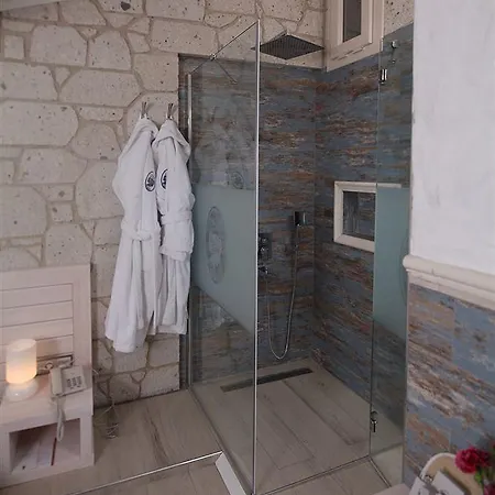 Cella & Ephesus Otel 3*