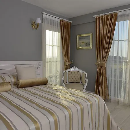 Cella & Ephesus Otel 3*